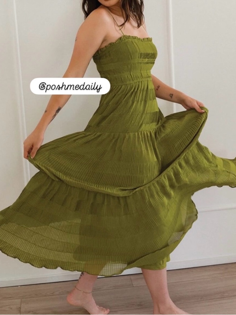 Anthropologie stunning and timeless dress - Picture 10 of 10